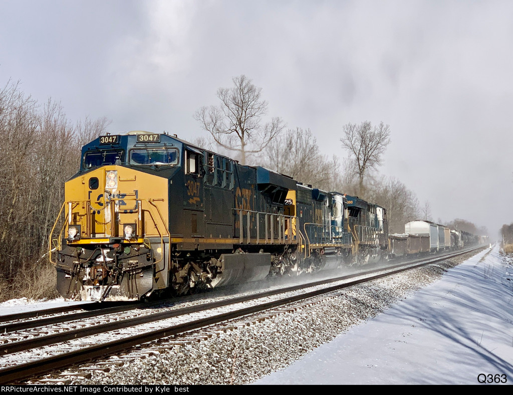 CSX 3047 on Q363